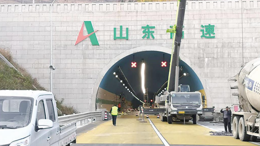 山东济南二环路隧道钢钙板 象牙白+翠绿色142000㎡