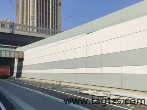 钢钙板厚度与隧道结构的承载能力有何关系？